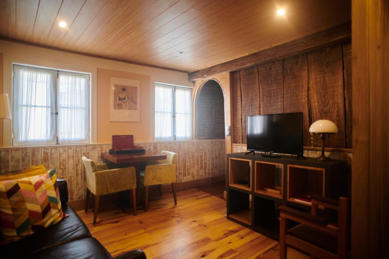 Casa Da Praca Velha Guest House Braga Luaran gambar